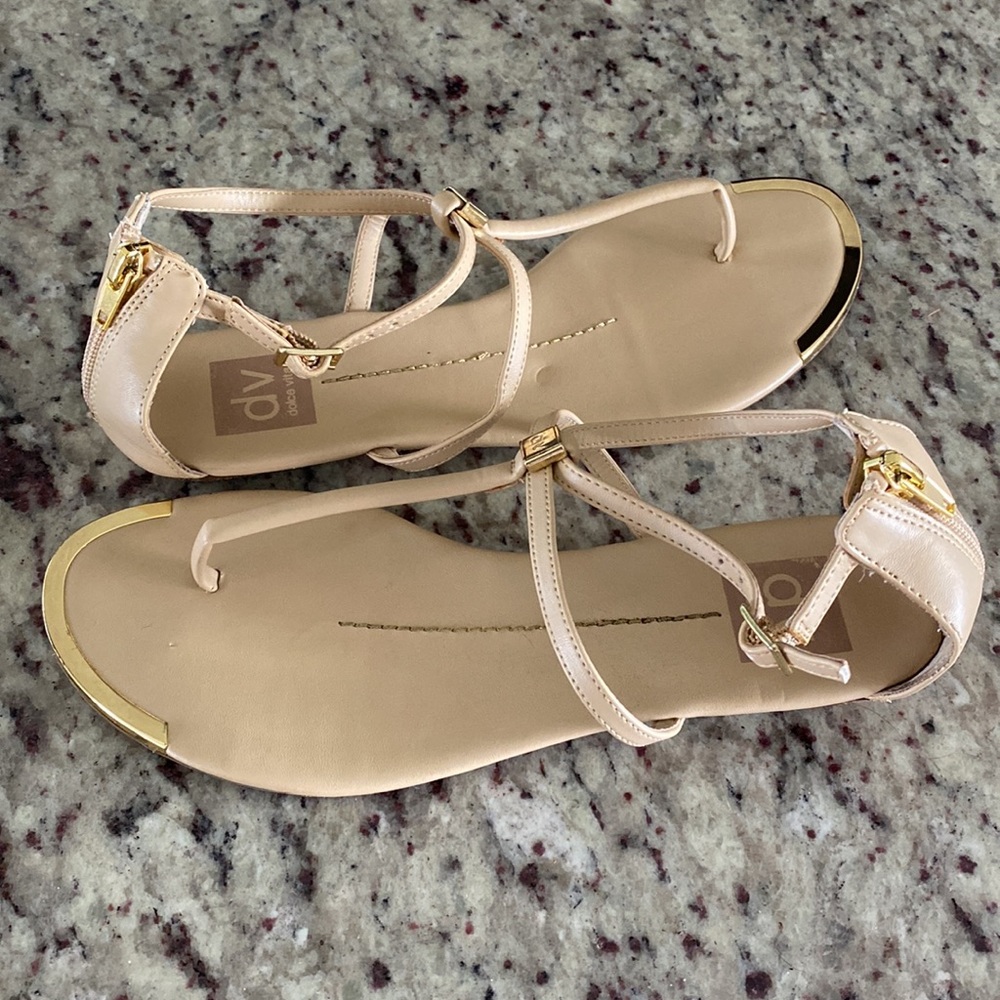 DV Dolce Vita Strapped Sandal size 8 in great condition - Picture 2 of 7